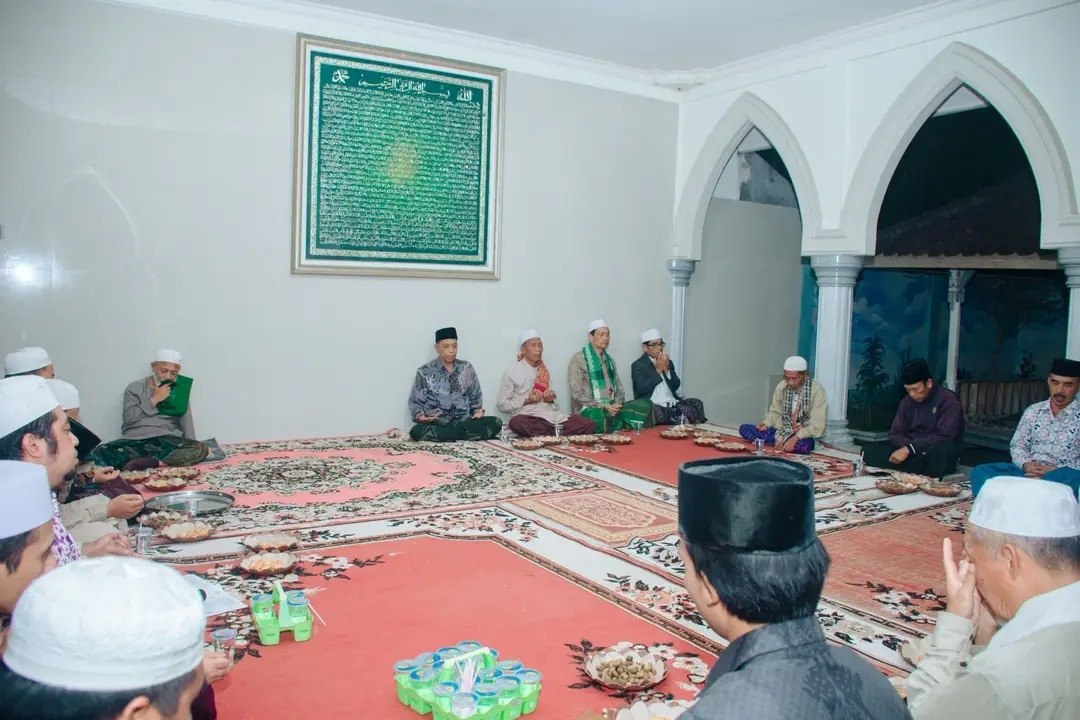 Menuju Dzikrol Hauliyah Ponpes Thohir Yasin Ke-37; "Rapikan Barisan, Satukan Kekuatan, Teguhkan Iman untuk Thohir Yasin Idaman"